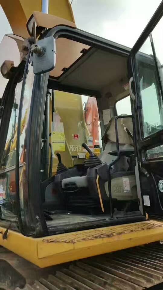 二手挖掘机现场实拍,二手挖掘机直击现场