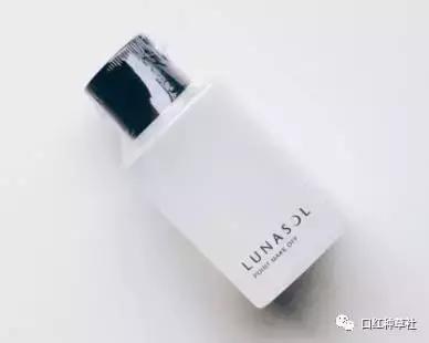 唇色深厚唇适合什么色的口红,唇色深素颜口红不沾杯推荐