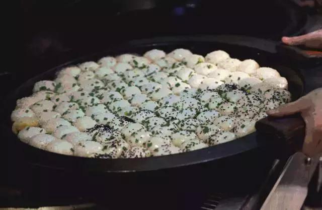 上海必吃生煎包,在南京吃蟹黄汤包视频