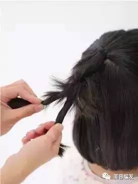 小女童发型绑扎方法丸子头,小孩丸子头扎法中短发简单又好看