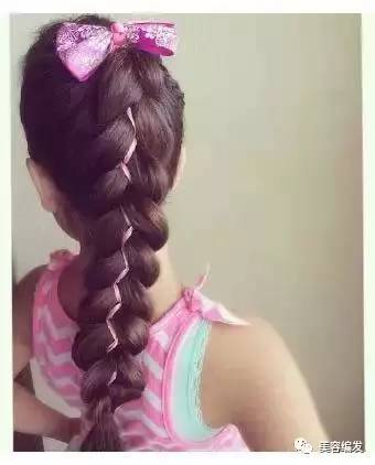 小女童发型绑扎方法丸子头,小孩丸子头扎法中短发简单又好看