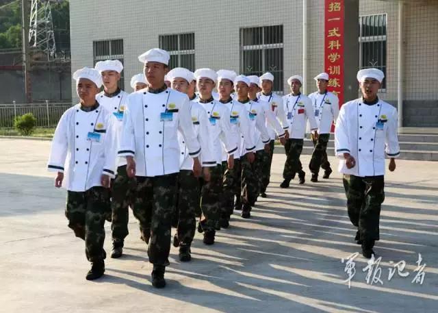 建军90周年：我军“锅碗瓢盆”那些事儿，这回全明白了