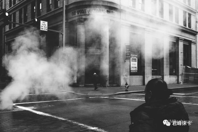 为何人文摄影大师都用35毫米镜头,为什么说35mm是人文镜头