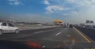 又一个迟到的理由·轮胎被犀牛顶了·