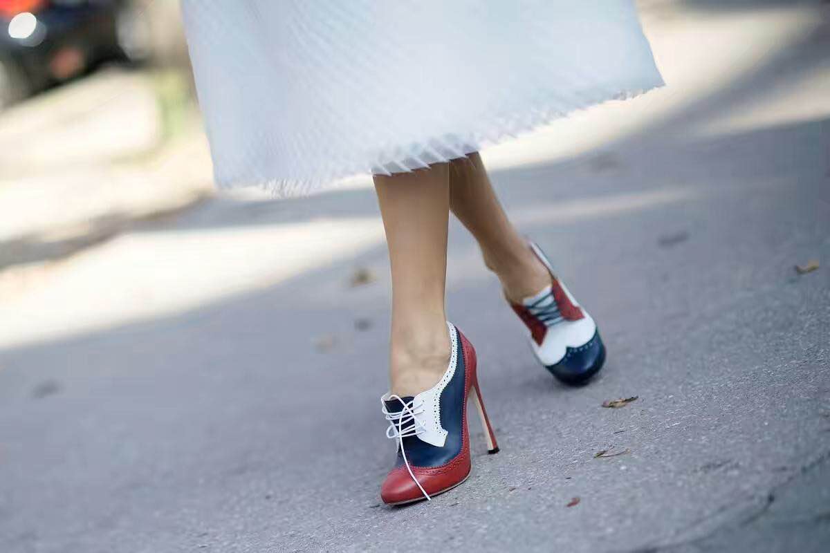 新买的高跟鞋怎么避免磨脚小妙招,高跟鞋前面很硬磨脚怎么办