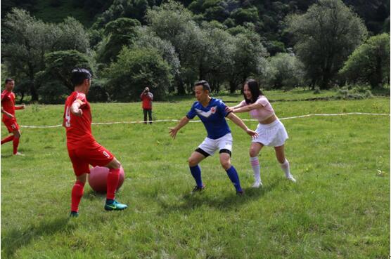 首次高原足球对决赛开战！重庆pk成都，争夺四姑娘的“荣耀王者”！