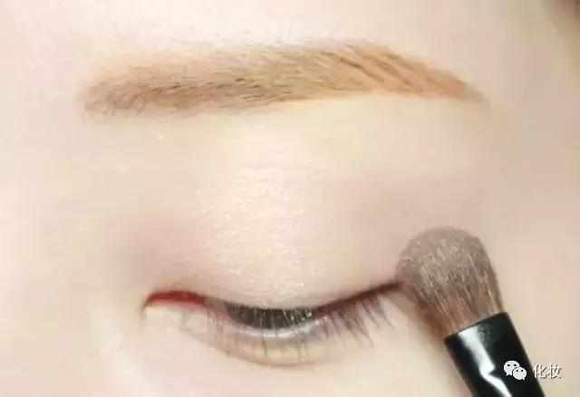 化妆前后差异很大的女明星,化妆前后对照的女明星图片