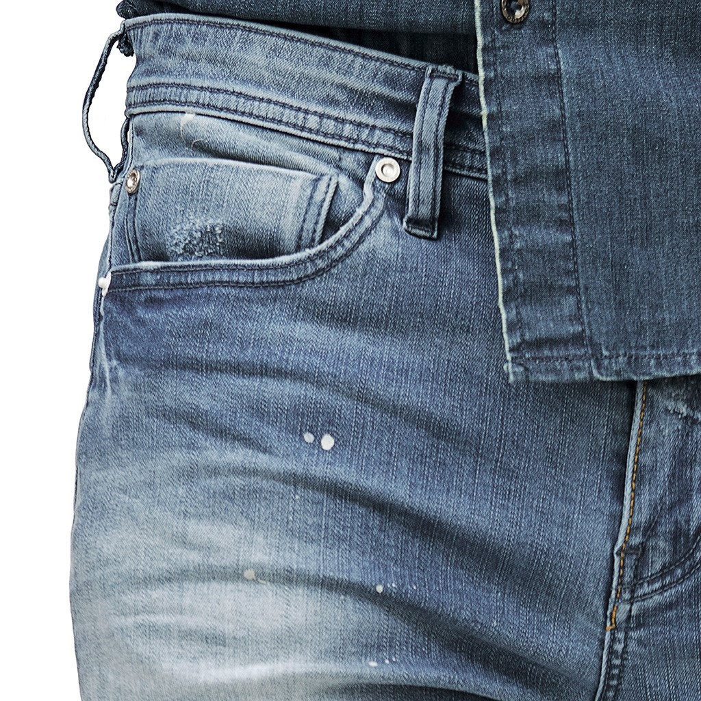 别争了，至少在牛仔裤这件事上，C罗肯定比梅西强