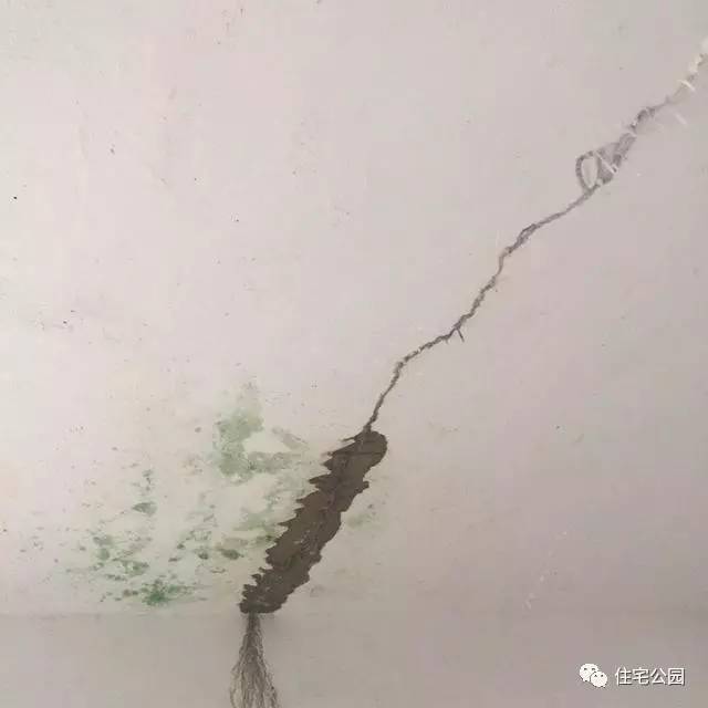 屋顶漏水有没有简单的修补方法,屋顶漏水最新修补方法