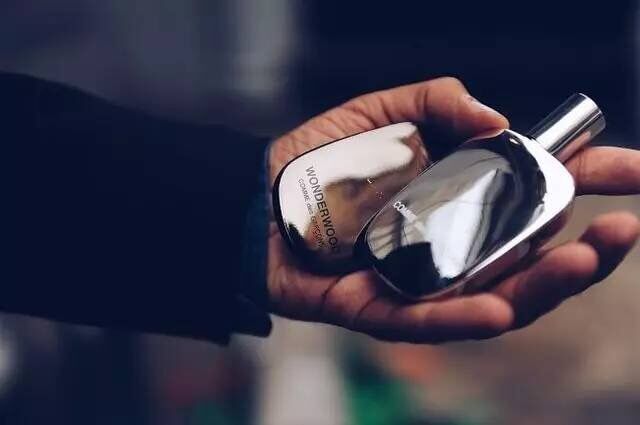 叫你买瓶香水送对象，除了香奈儿5号你是不是又懵逼了？普及那些你少有听闻的大品牌香水