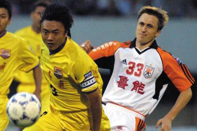 别总说中国男足，当年的成都这群爷们也曾疯狂过