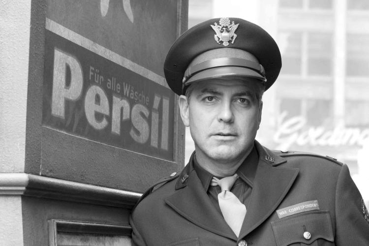 英姿飒爽，那些穿军装迷死人的男神们