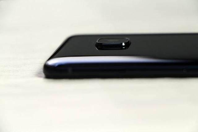 HTC旗舰机从5088降至2999,颜值不输U11