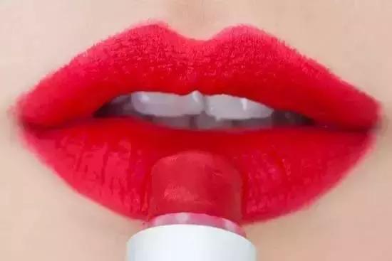 涂口红和不涂有什么区别,涂口红和不涂口红的差距
