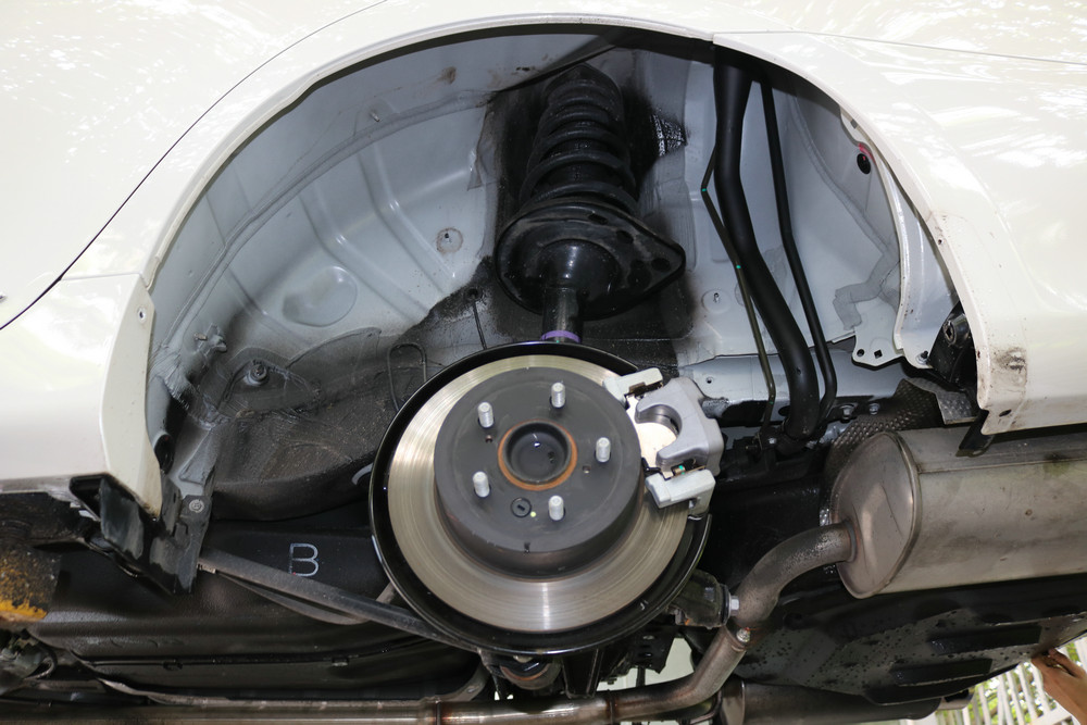 如何选择适合的汽车底盘装甲,底盘装甲和底盘装甲哪个好