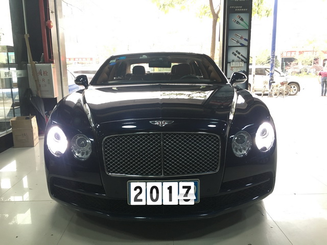 12款宾利欧陆音响改造,街拍新款宾利欧陆音响