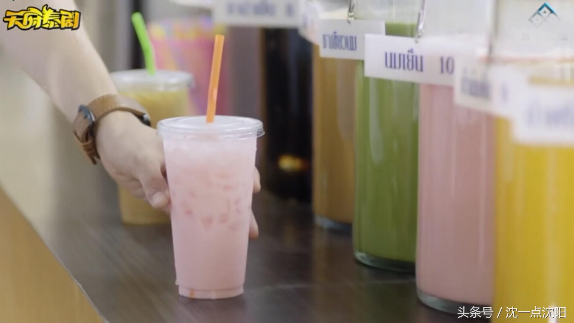 赵薇黄晓明还是在一起了,还开了一家骨骼清奇的中餐厅!