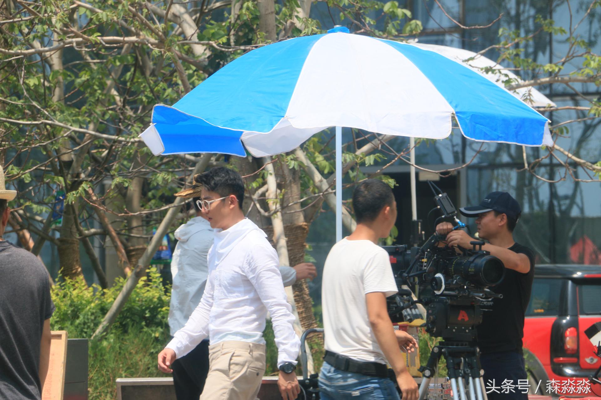 西部影视城荒凉,西部影视城漫天黄沙