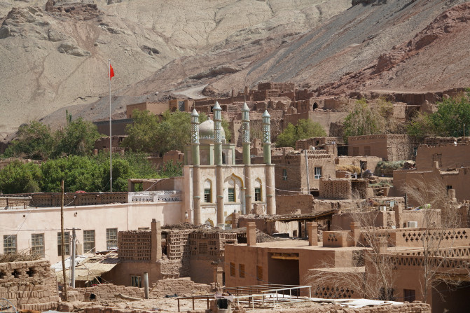 感受大西北的异域风情环疆游结束,南北疆深度游北疆进入南疆