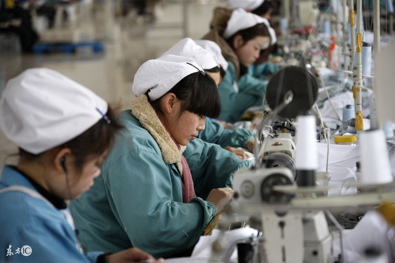 自己开网店卖衣服怎么联系工厂,怎么做服装生意开自己的工厂