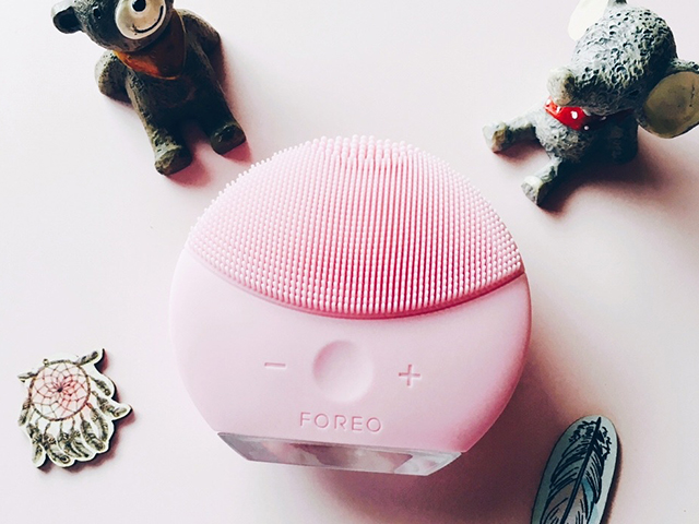 夏天洗脸有技巧，据说郭碧婷、杨幂、Angelababy都在用的洗脸方式！