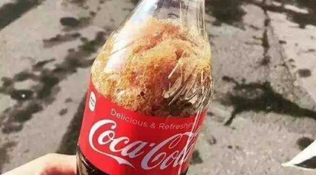 惊不惊喜!意不意外!大头朝下就能自己结冰的可乐你肯定没见过