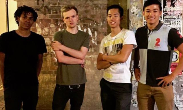 21岁儿子没遗传谭咏麟桃花，不恋爱继续攻读博士