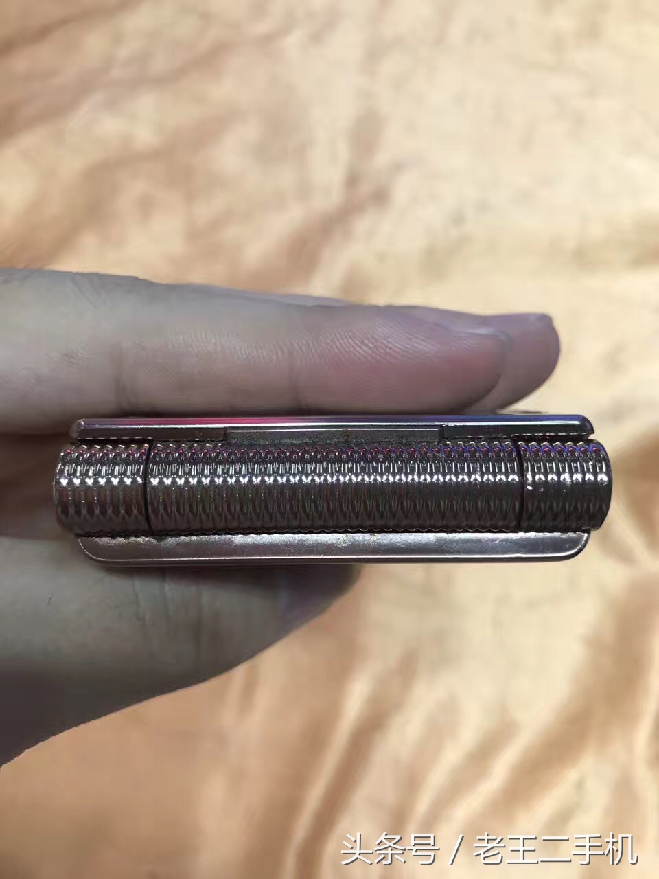 三星翻盖二手手机清仓处理便宜,二手三星手机值得入手吗