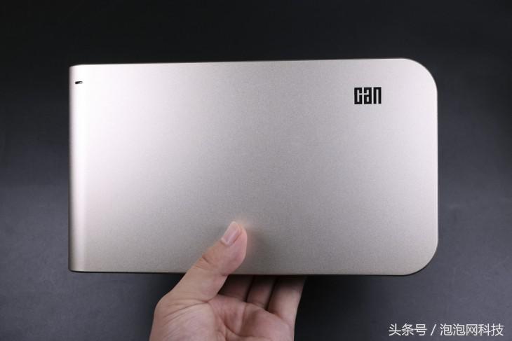 太爽了!把电影院搬回家看尚iCAN智能投影X1s使用体验