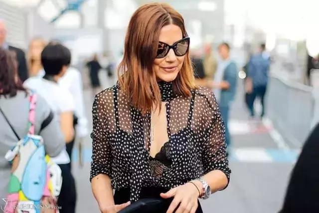 衣服上身太露领口太大怎么办,衣服太露用什么遮挡肩膀