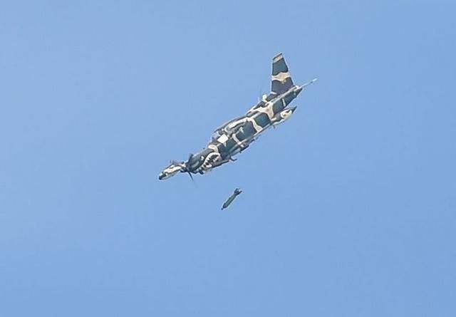 恐怖分子没肃清，难民没回家，杜特尔特就许诺士兵们免费香港游了