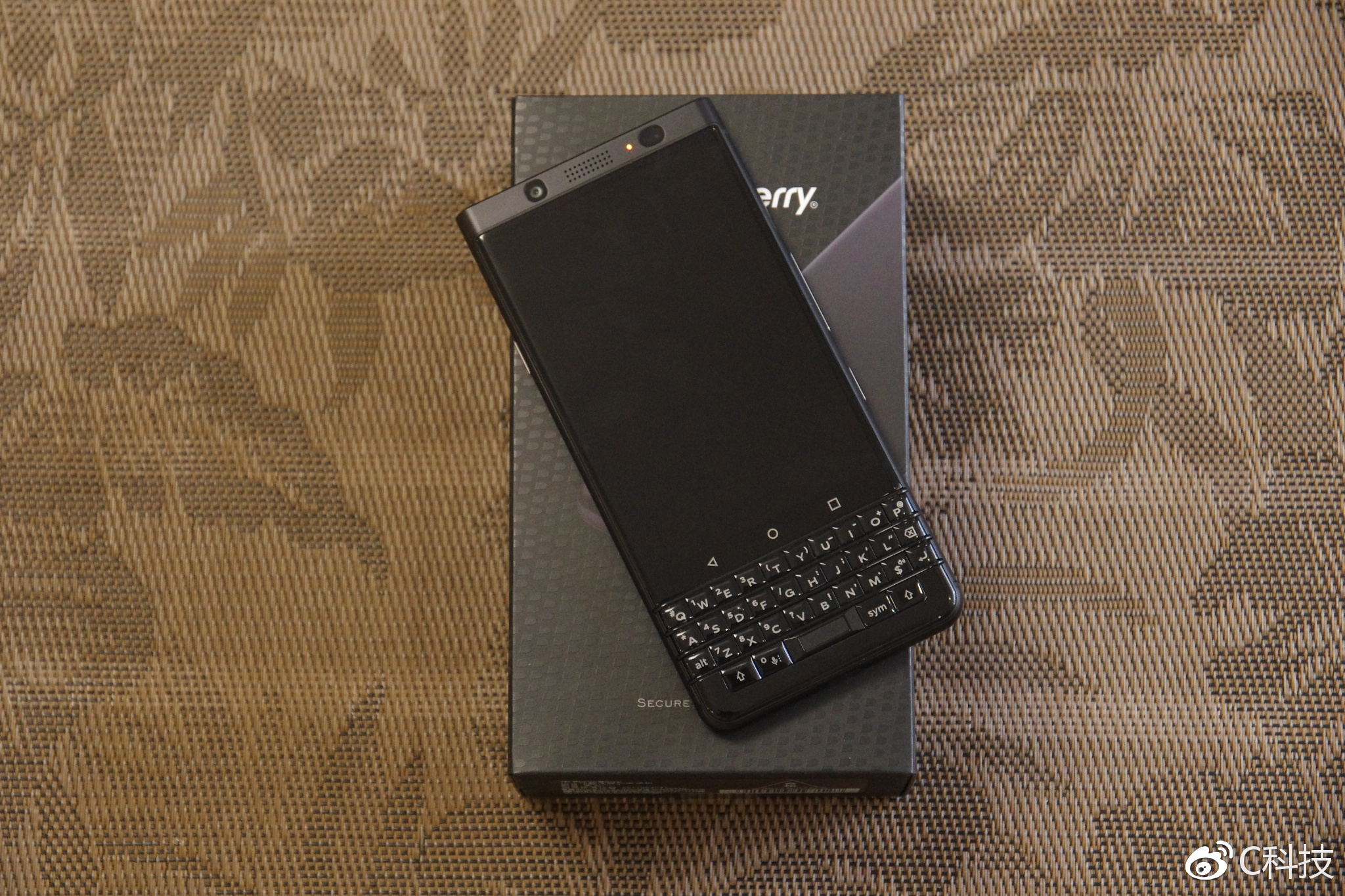 当安全、商务遇见Android国行黑莓KEYone评测