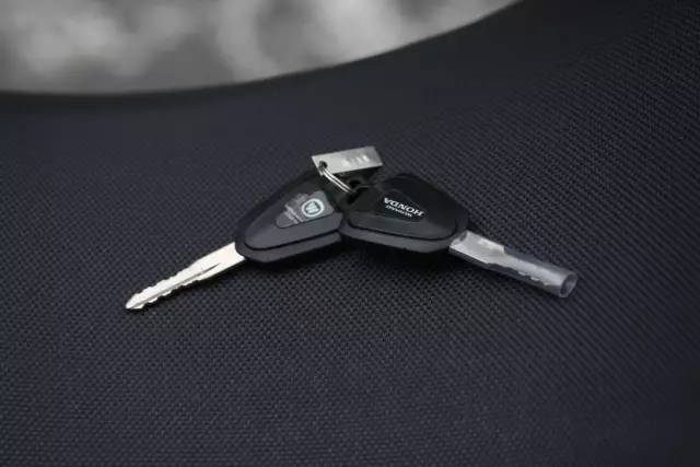 五羊本田猛鸷cb190x有时钟显示吗,猛鸷190对比新大洲本田cb190x