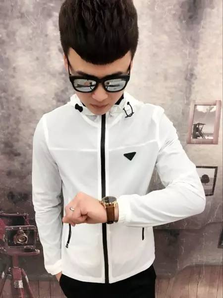 当你看到正品之后再看高仿,看见别人买正品就到处找淘宝同款