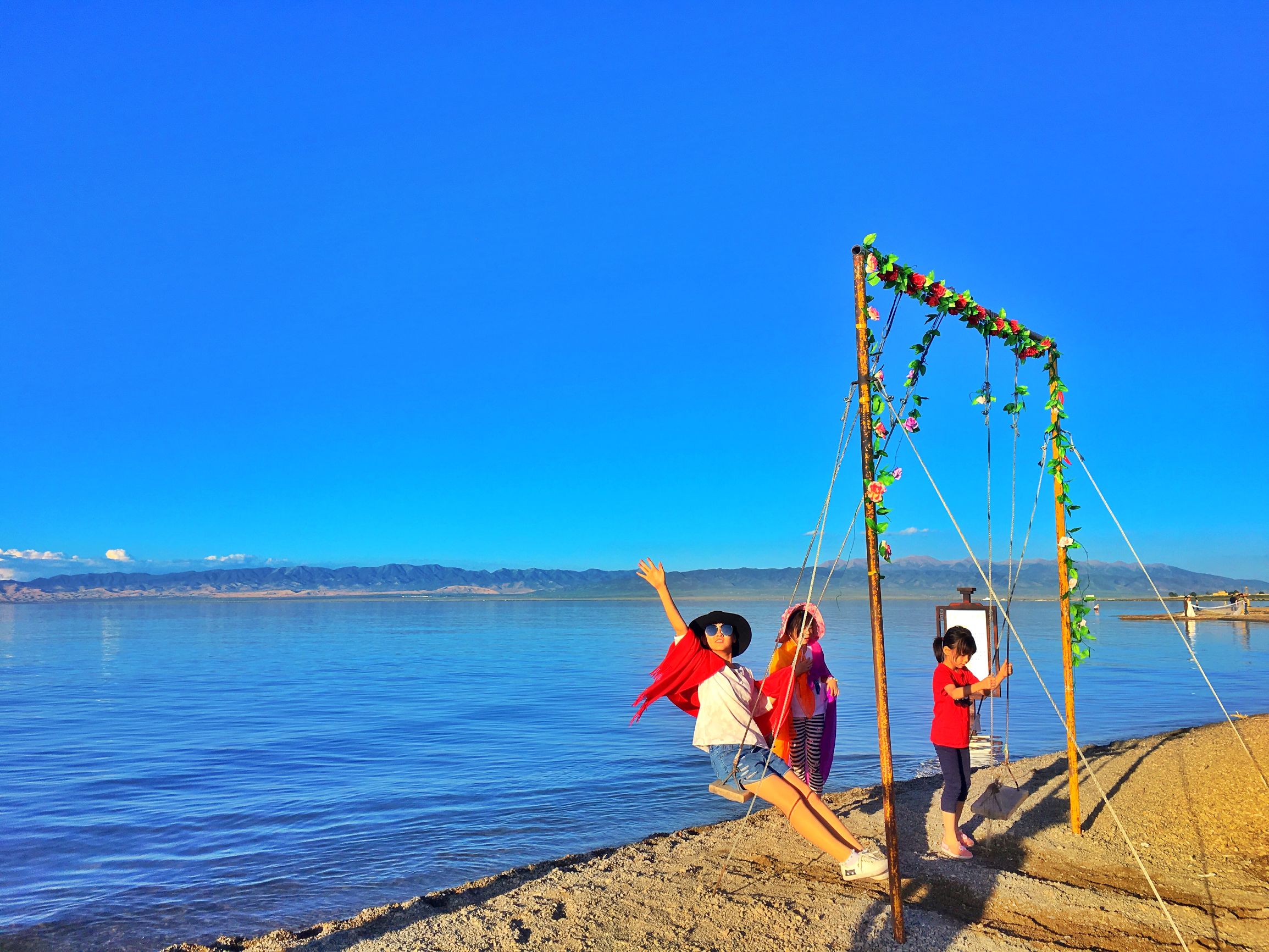 清晨的青海湖美景,静谧的青海湖