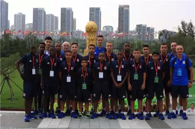 阳光少年聚赛场激情飞扬展风采,和平精英开幕式亮点