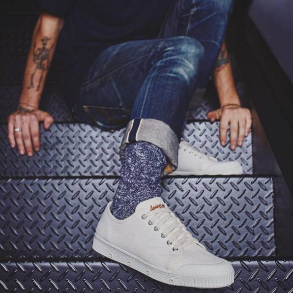 帆布鞋也能穿出女王风范,帆布鞋也能穿出高级感