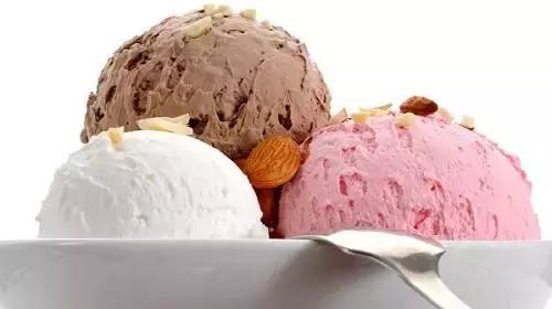 爱吃冰淇淋的你是否遇见嘴甜的那个ta