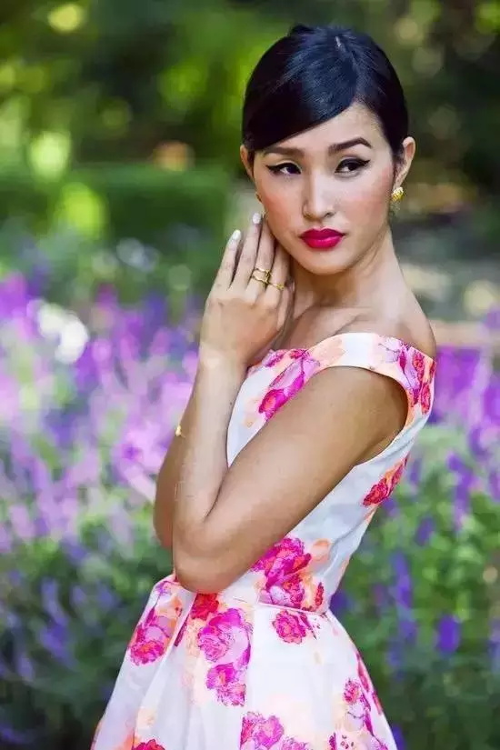 皮肤黑的妹子如何穿搭,皮肤黑的女生怎么穿搭夏天