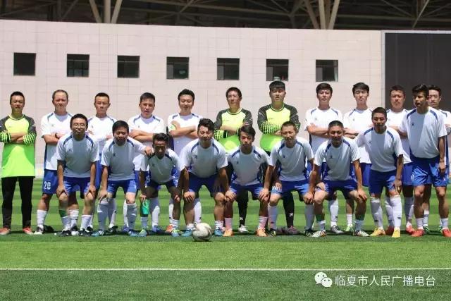 足球赛激情再燃绿茵逐梦,足球健儿们在绿茵场上挥洒汗水