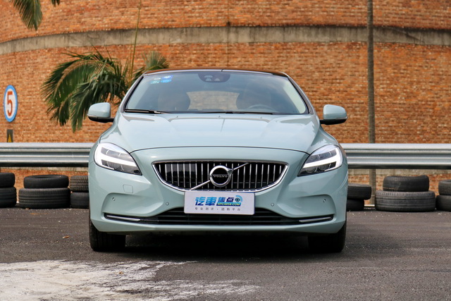 沃尔沃新款v40试驾,试驾沃尔沃v40