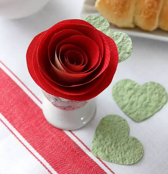 玫瑰花折纸幼儿园简单教程,玫瑰花折纸幼儿园超简单