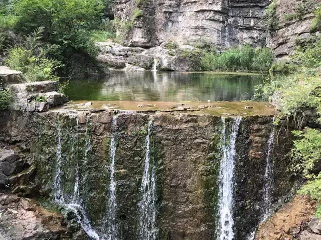 距京160公里,山水面积达5km²,双泉汇流誉为“十里画廊”