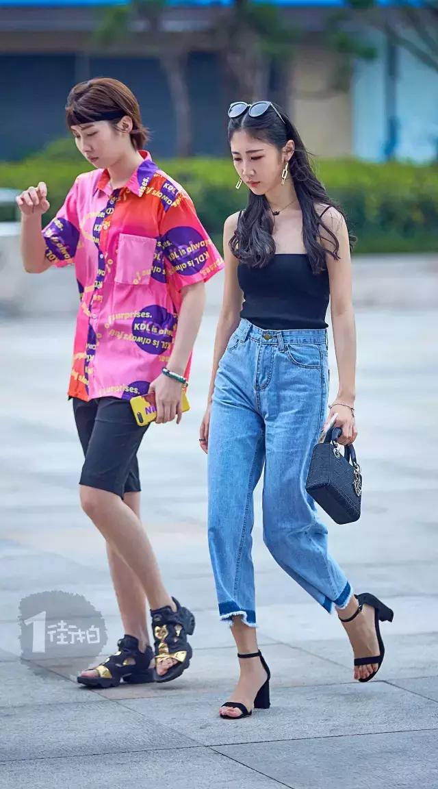 吊带裙一字领显腰身,吊带裙v领气质