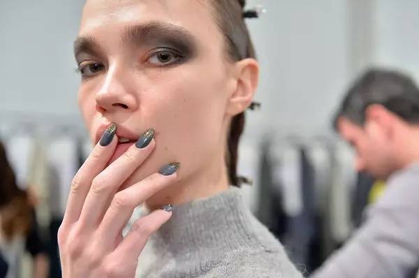 打个赌！看完这100款时髦美甲，你会种下一片草原