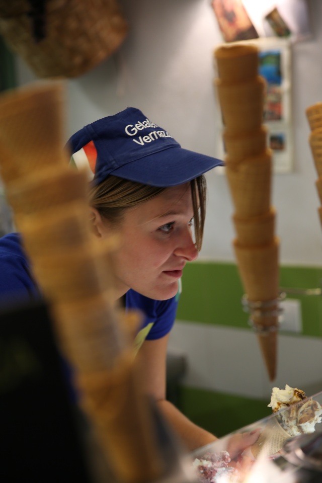 浜氬緱閲屼簹娴峰哺鏃呮父,浜氬痉閲屼簹灏忛晣娴疯竟