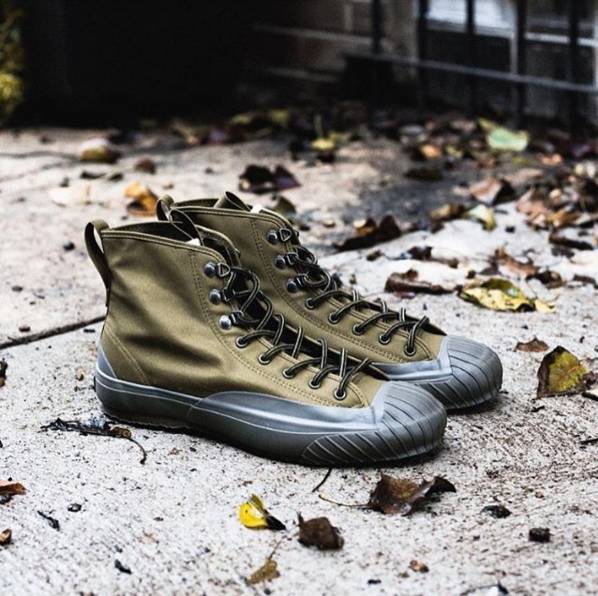 帆布鞋也能穿出女王风范,帆布鞋也能穿出高级感