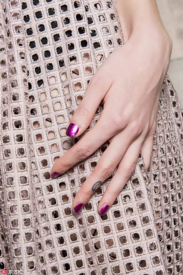 打个赌！看完这100款时髦美甲，你会种下一片草原