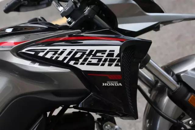 五羊本田猛鸷cb190x有时钟显示吗,猛鸷190对比新大洲本田cb190x