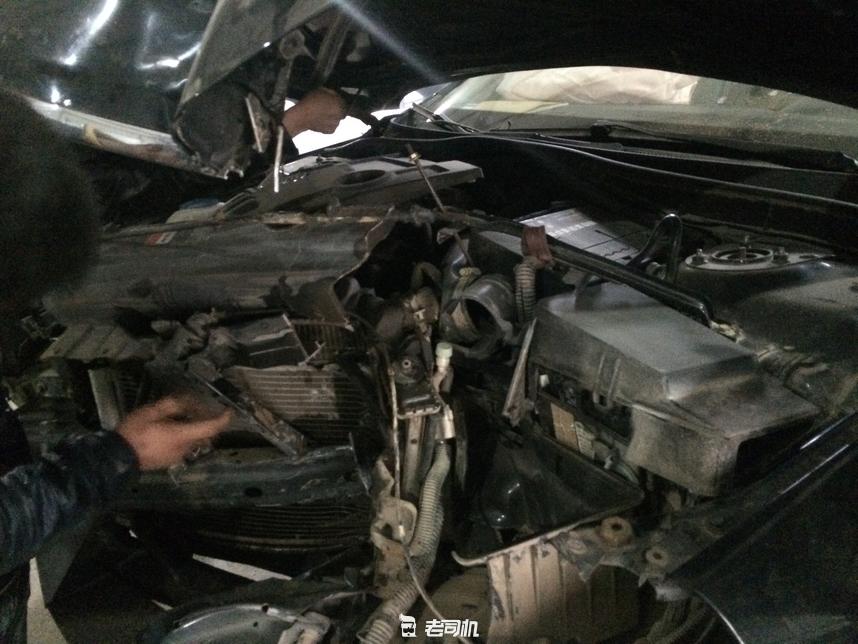 车撞树上了都有哪些地方坏,我的车撞了对方全责怎么理赔